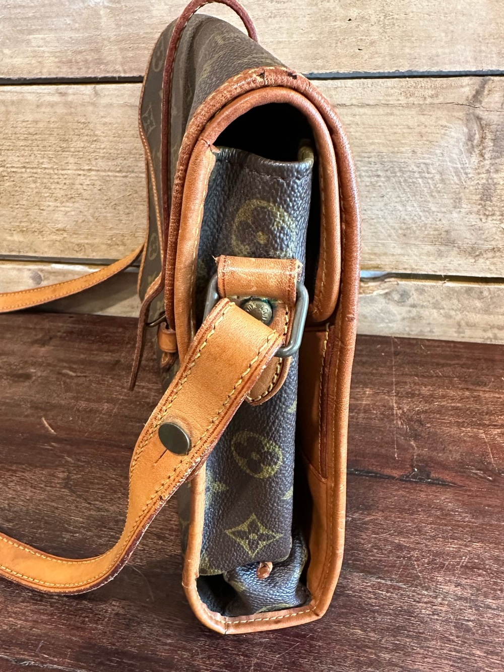 Rare Vintage Louis Vuitton Portable Serviette Crossbody ✨ Comes with COA - Picture 9 of 16
